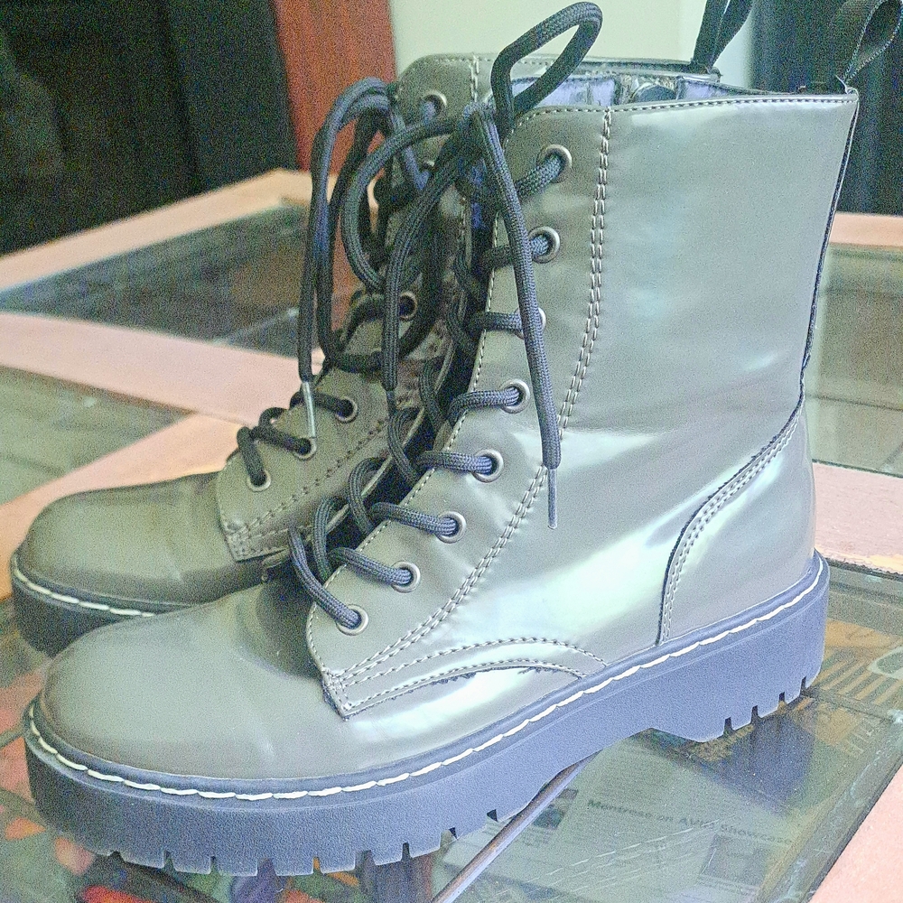 Sincerely Jules Green Combat Boots with Chunky Sole